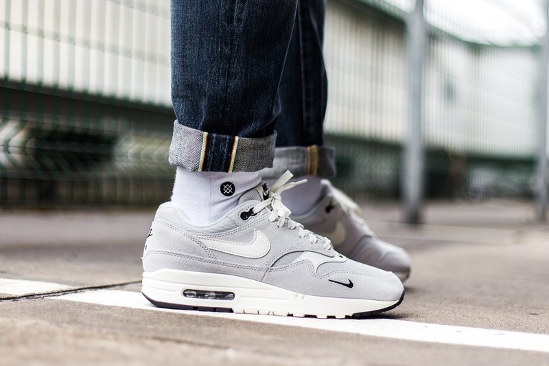 Nike air max hotsell 1 g pure platinum